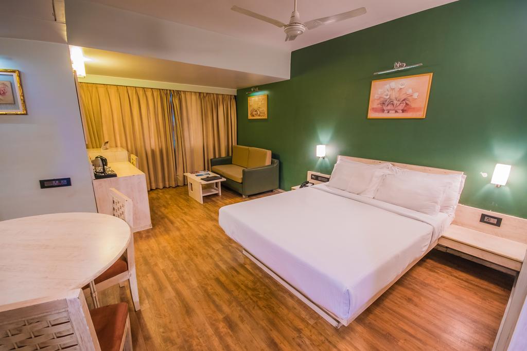 Hotel Infiniti And Indore